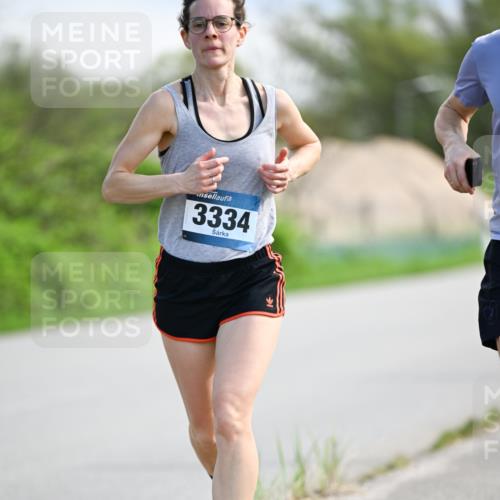 07.04.2024 - 43. Internationalen Wilhelmsburger Insellauf Dr. Thomas Lammeyer http://msf.ph/oto/6049210 07.04.2024 11:13:58 Laufen 3334 meine-sportfotos.de