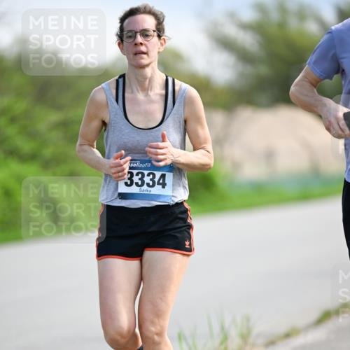 07.04.2024 - 43. Internationalen Wilhelmsburger Insellauf Dr. Thomas Lammeyer http://msf.ph/oto/6049211 07.04.2024 11:13:58 Laufen 3334 meine-sportfotos.de