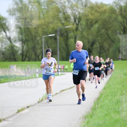 07.04.2024 - 43. Internationalen Wilhelmsburger Insellauf Dr. Thomas Lammeyer http://msf.ph/oto/6049256 07.04.2024 11:14:11 Laufen 3538, 3190 meine-sportfotos.de