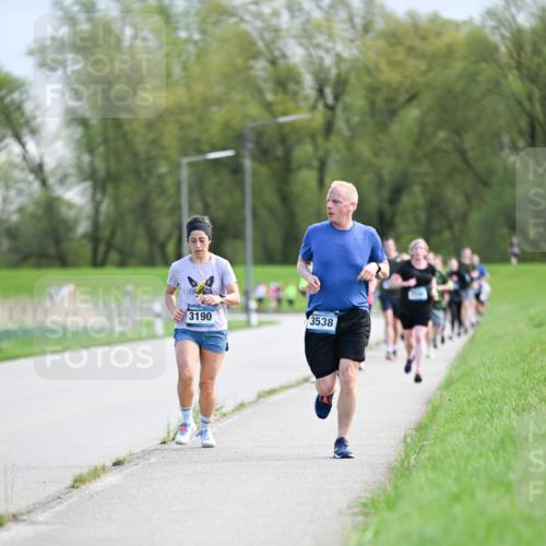 07.04.2024 - 43. Internationalen Wilhelmsburger Insellauf Dr. Thomas Lammeyer http://msf.ph/oto/6049258 07.04.2024 11:14:11 Laufen 3190, 3538 meine-sportfotos.de