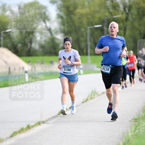 07.04.2024 - 43. Internationalen Wilhelmsburger Insellauf Dr. Thomas Lammeyer http://msf.ph/oto/6049269 07.04.2024 11:14:13 Laufen 3190, 3538 meine-sportfotos.de