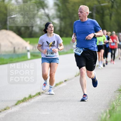 07.04.2024 - 43. Internationalen Wilhelmsburger Insellauf Dr. Thomas Lammeyer http://msf.ph/oto/6049278 07.04.2024 11:14:14 Laufen 3190, 3538 meine-sportfotos.de