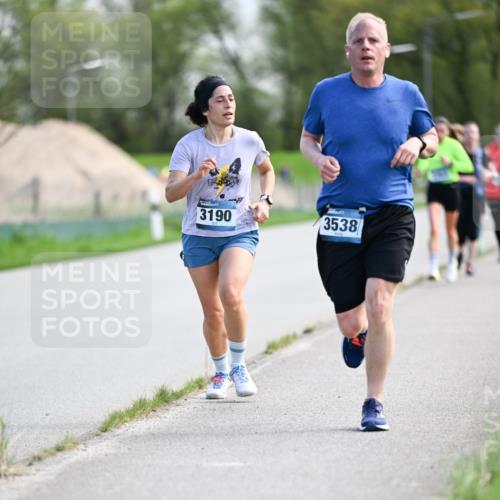 07.04.2024 - 43. Internationalen Wilhelmsburger Insellauf Dr. Thomas Lammeyer http://msf.ph/oto/6049281 07.04.2024 11:14:15 Laufen 3190, 3538 meine-sportfotos.de