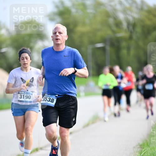 07.04.2024 - 43. Internationalen Wilhelmsburger Insellauf Dr. Thomas Lammeyer http://msf.ph/oto/6049283 07.04.2024 11:14:16 Laufen 3190, 3538 meine-sportfotos.de
