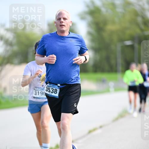 07.04.2024 - 43. Internationalen Wilhelmsburger Insellauf Dr. Thomas Lammeyer http://msf.ph/oto/6049287 07.04.2024 11:14:16 Laufen 3538, 3190 meine-sportfotos.de