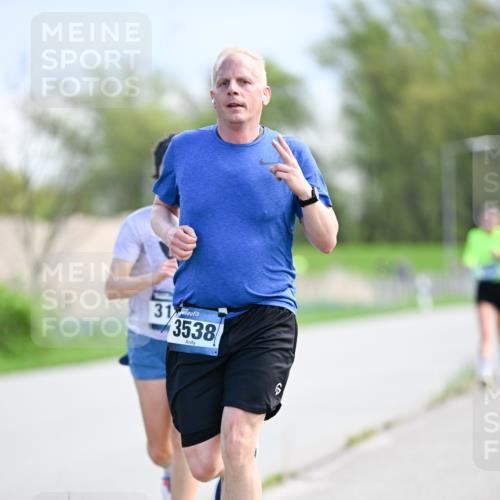 07.04.2024 - 43. Internationalen Wilhelmsburger Insellauf Dr. Thomas Lammeyer http://msf.ph/oto/6049288 07.04.2024 11:14:16 Laufen 31, 3538 meine-sportfotos.de