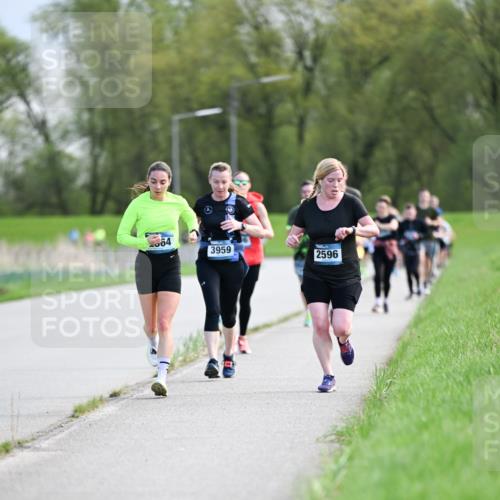 07.04.2024 - 43. Internationalen Wilhelmsburger Insellauf Dr. Thomas Lammeyer http://msf.ph/oto/6049293 07.04.2024 11:14:19 Laufen 64, 3959, 2596 meine-sportfotos.de