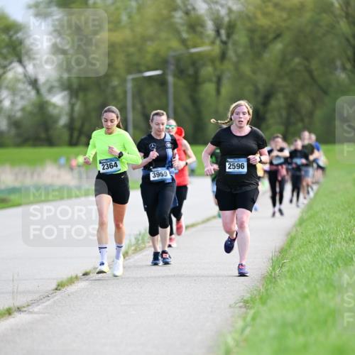 07.04.2024 - 43. Internationalen Wilhelmsburger Insellauf Dr. Thomas Lammeyer http://msf.ph/oto/6049295 07.04.2024 11:14:19 Laufen 2364, 3959, 2596 meine-sportfotos.de