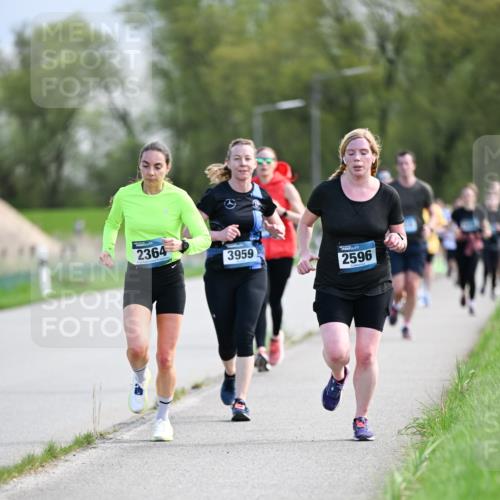 07.04.2024 - 43. Internationalen Wilhelmsburger Insellauf Dr. Thomas Lammeyer http://msf.ph/oto/6049311 07.04.2024 11:14:21 Laufen 2364, 3959, 2596 meine-sportfotos.de