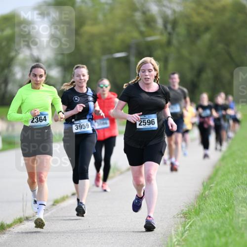 07.04.2024 - 43. Internationalen Wilhelmsburger Insellauf Dr. Thomas Lammeyer http://msf.ph/oto/6049312 07.04.2024 11:14:22 Laufen 2364, 3959, 2596 meine-sportfotos.de