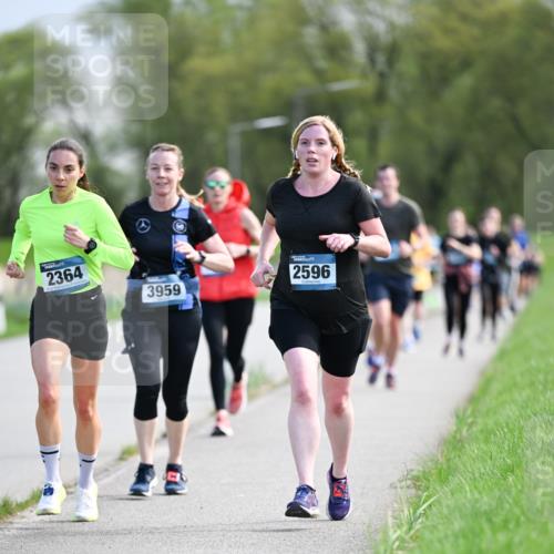 07.04.2024 - 43. Internationalen Wilhelmsburger Insellauf Dr. Thomas Lammeyer http://msf.ph/oto/6049314 07.04.2024 11:14:22 Laufen 2364, 3959, 2596 meine-sportfotos.de