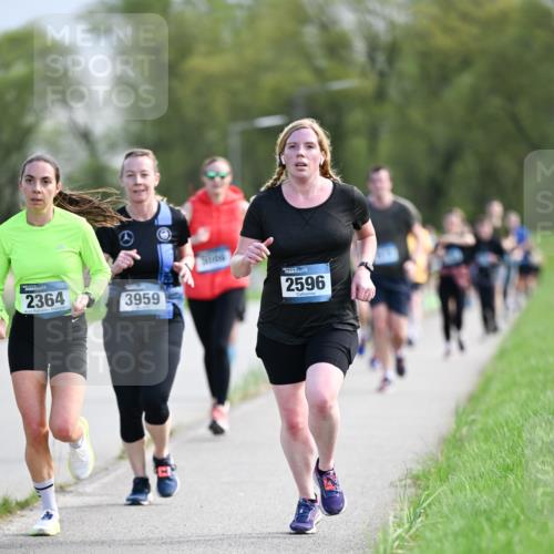 07.04.2024 - 43. Internationalen Wilhelmsburger Insellauf Dr. Thomas Lammeyer http://msf.ph/oto/6049316 07.04.2024 11:14:23 Laufen 2364, 3959, 2596 meine-sportfotos.de