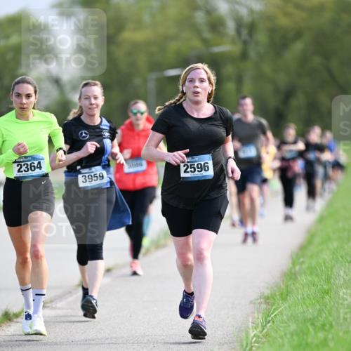 07.04.2024 - 43. Internationalen Wilhelmsburger Insellauf Dr. Thomas Lammeyer http://msf.ph/oto/6049317 07.04.2024 11:14:23 Laufen 2364, 3959, 2596 meine-sportfotos.de