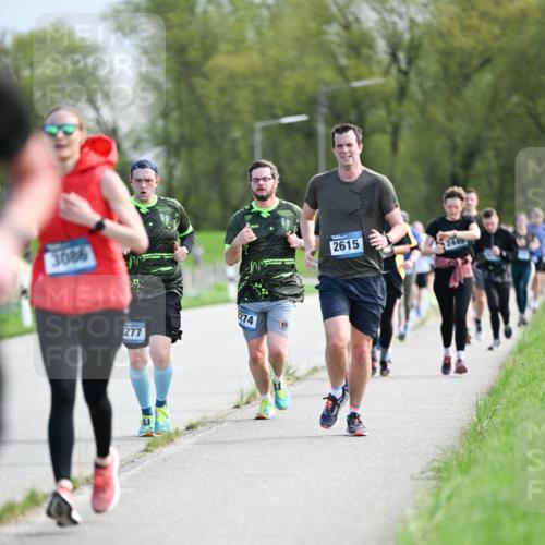 07.04.2024 - 43. Internationalen Wilhelmsburger Insellauf Dr. Thomas Lammeyer http://msf.ph/oto/6049333 07.04.2024 11:14:26 Laufen 3086, 277, 274, 2615, 2449 meine-sportfotos.de