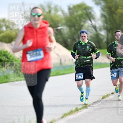 07.04.2024 - 43. Internationalen Wilhelmsburger Insellauf Dr. Thomas Lammeyer http://msf.ph/oto/6049344 07.04.2024 11:14:28 Laufen 2277, 2274 meine-sportfotos.de