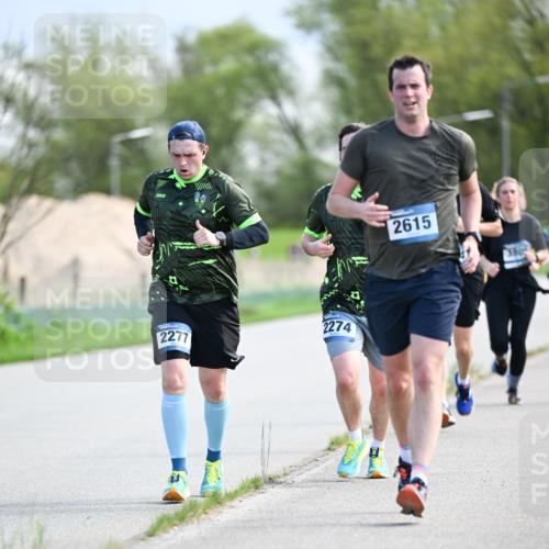 07.04.2024 - 43. Internationalen Wilhelmsburger Insellauf Dr. Thomas Lammeyer http://msf.ph/oto/6049347 07.04.2024 11:14:29 Laufen 2277, 2274, 2615, 3805 meine-sportfotos.de