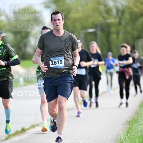 07.04.2024 - 43. Internationalen Wilhelmsburger Insellauf Dr. Thomas Lammeyer http://msf.ph/oto/6049349 07.04.2024 11:14:30 Laufen 227, 2615 meine-sportfotos.de