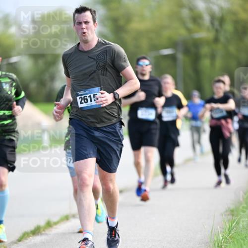 07.04.2024 - 43. Internationalen Wilhelmsburger Insellauf Dr. Thomas Lammeyer http://msf.ph/oto/6049351 07.04.2024 11:14:30 Laufen 2615 meine-sportfotos.de