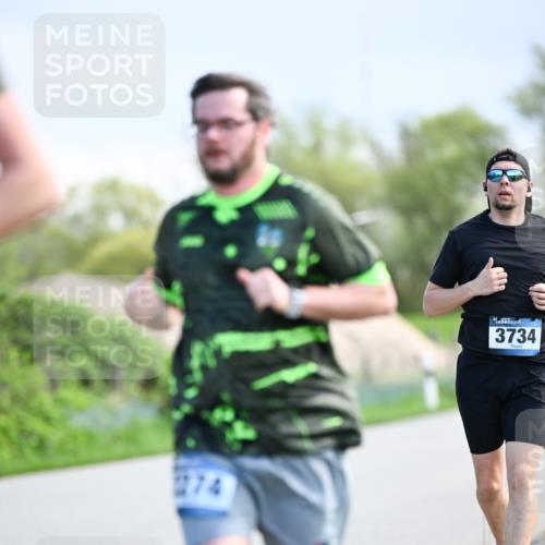 07.04.2024 - 43. Internationalen Wilhelmsburger Insellauf Dr. Thomas Lammeyer http://msf.ph/oto/6049364 07.04.2024 11:14:33 Laufen 3734 meine-sportfotos.de