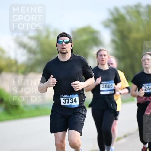 07.04.2024 - 43. Internationalen Wilhelmsburger Insellauf Dr. Thomas Lammeyer http://msf.ph/oto/6049369 07.04.2024 11:14:34 Laufen 3734, 3805, 244 meine-sportfotos.de