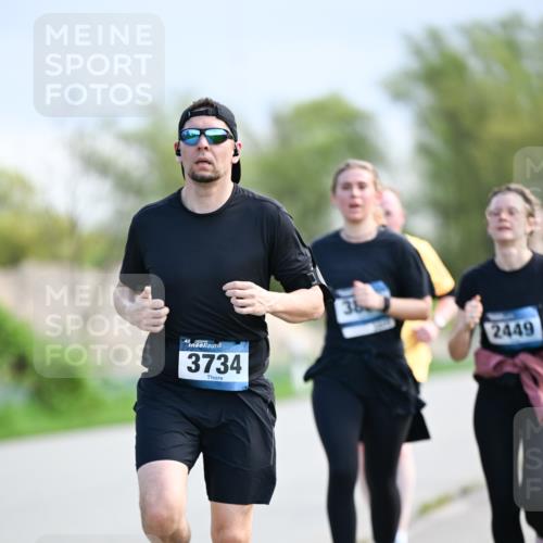 07.04.2024 - 43. Internationalen Wilhelmsburger Insellauf Dr. Thomas Lammeyer http://msf.ph/oto/6049372 07.04.2024 11:14:35 Laufen 3734, 38, 2449 meine-sportfotos.de