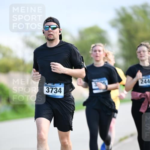 07.04.2024 - 43. Internationalen Wilhelmsburger Insellauf Dr. Thomas Lammeyer http://msf.ph/oto/6049373 07.04.2024 11:14:35 Laufen 3734, 244 meine-sportfotos.de