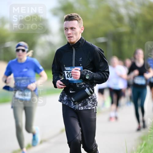 07.04.2024 - 43. Internationalen Wilhelmsburger Insellauf Dr. Thomas Lammeyer http://msf.ph/oto/6049393 07.04.2024 11:14:40 Laufen 20 meine-sportfotos.de