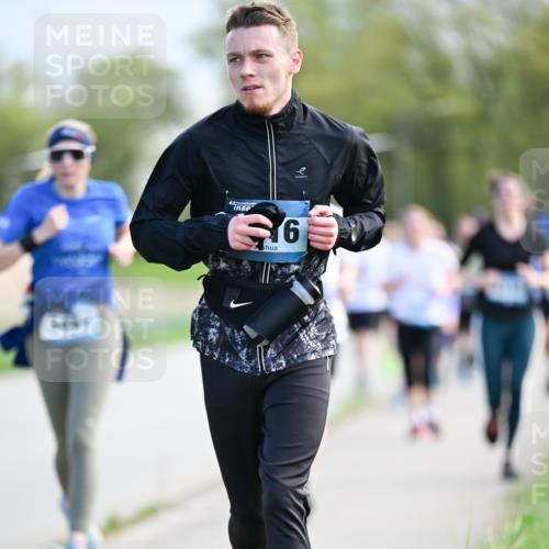 07.04.2024 - 43. Internationalen Wilhelmsburger Insellauf Dr. Thomas Lammeyer http://msf.ph/oto/6049395 07.04.2024 11:14:40 Laufen 6 meine-sportfotos.de