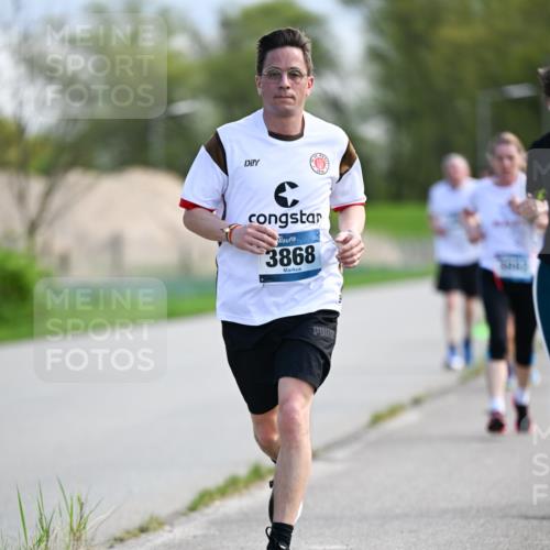 07.04.2024 - 43. Internationalen Wilhelmsburger Insellauf Dr. Thomas Lammeyer http://msf.ph/oto/6049406 07.04.2024 11:14:43 Laufen 3868 meine-sportfotos.de