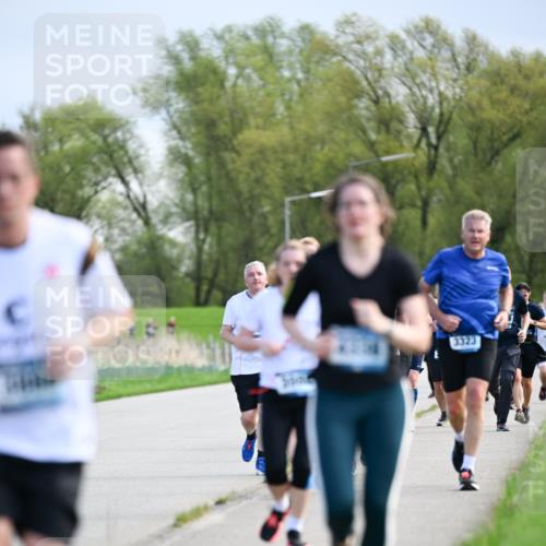 07.04.2024 - 43. Internationalen Wilhelmsburger Insellauf Dr. Thomas Lammeyer http://msf.ph/oto/6049407 07.04.2024 11:14:43 Laufen 3323 meine-sportfotos.de