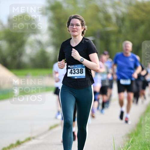 07.04.2024 - 43. Internationalen Wilhelmsburger Insellauf Dr. Thomas Lammeyer http://msf.ph/oto/6049411 07.04.2024 11:14:44 Laufen 4338 meine-sportfotos.de