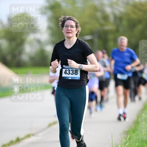 07.04.2024 - 43. Internationalen Wilhelmsburger Insellauf Dr. Thomas Lammeyer http://msf.ph/oto/6049412 07.04.2024 11:14:44 Laufen 4338 meine-sportfotos.de