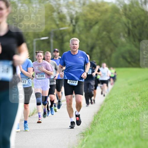 07.04.2024 - 43. Internationalen Wilhelmsburger Insellauf Dr. Thomas Lammeyer http://msf.ph/oto/6049415 07.04.2024 11:14:45 Laufen 337, 3595, 3323 meine-sportfotos.de