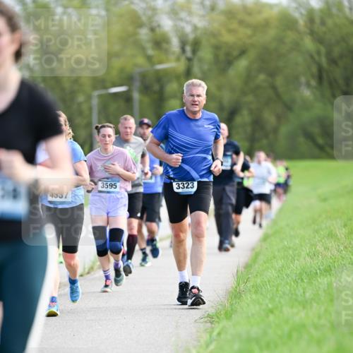 07.04.2024 - 43. Internationalen Wilhelmsburger Insellauf Dr. Thomas Lammeyer http://msf.ph/oto/6049416 07.04.2024 11:14:46 Laufen 3595, 3323, 4337 meine-sportfotos.de
