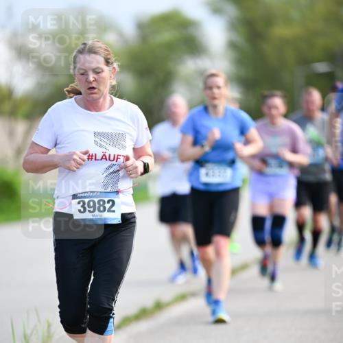 07.04.2024 - 43. Internationalen Wilhelmsburger Insellauf Dr. Thomas Lammeyer http://msf.ph/oto/6049427 07.04.2024 11:14:47 Laufen 3982 meine-sportfotos.de
