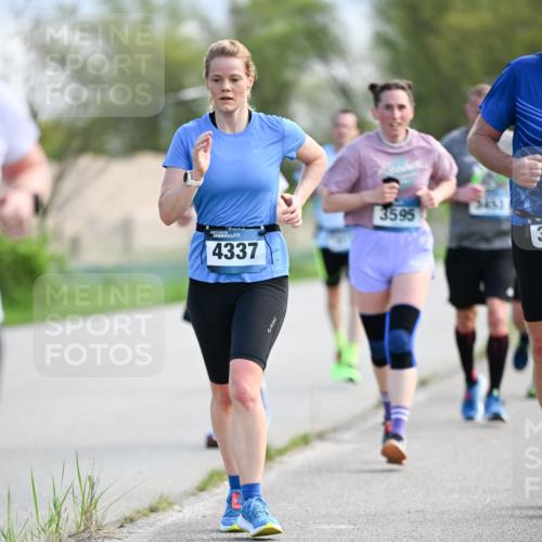 07.04.2024 - 43. Internationalen Wilhelmsburger Insellauf Dr. Thomas Lammeyer http://msf.ph/oto/6049433 07.04.2024 11:14:48 Laufen 4337, 3595, 3050, 34551 meine-sportfotos.de