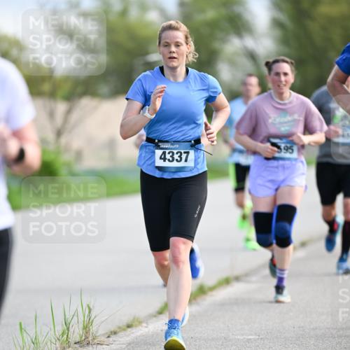 07.04.2024 - 43. Internationalen Wilhelmsburger Insellauf Dr. Thomas Lammeyer http://msf.ph/oto/6049434 07.04.2024 11:14:49 Laufen 4337 meine-sportfotos.de