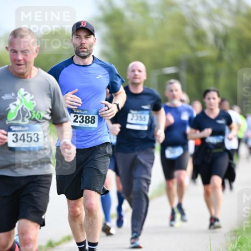 07.04.2024 - 43. Internationalen Wilhelmsburger Insellauf Dr. Thomas Lammeyer http://msf.ph/oto/6049451 07.04.2024 11:14:52 Laufen 3453, 38, 2388, 2355 meine-sportfotos.de