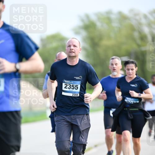 07.04.2024 - 43. Internationalen Wilhelmsburger Insellauf Dr. Thomas Lammeyer http://msf.ph/oto/6049458 07.04.2024 11:14:54 Laufen 2355, 2355, 3020 meine-sportfotos.de