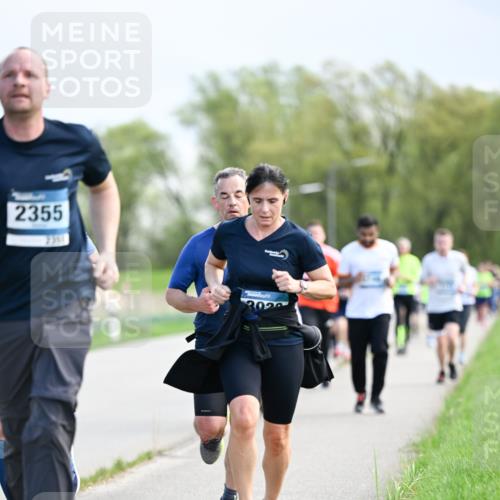 07.04.2024 - 43. Internationalen Wilhelmsburger Insellauf Dr. Thomas Lammeyer http://msf.ph/oto/6049460 07.04.2024 11:14:56 Laufen 2355, 2301, 3022 meine-sportfotos.de