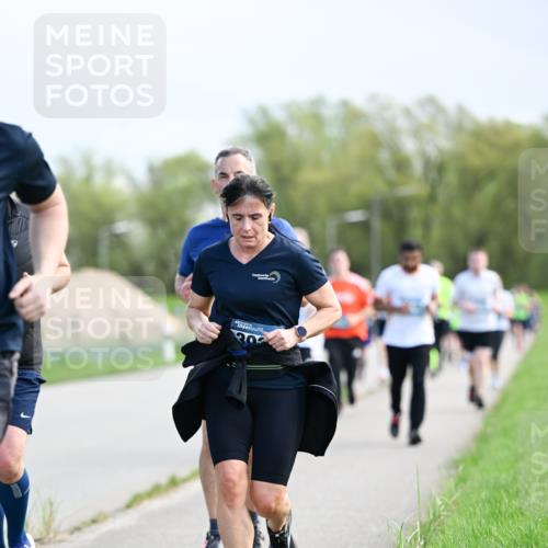 07.04.2024 - 43. Internationalen Wilhelmsburger Insellauf Dr. Thomas Lammeyer http://msf.ph/oto/6049463 07.04.2024 11:14:56 Laufen 30 meine-sportfotos.de