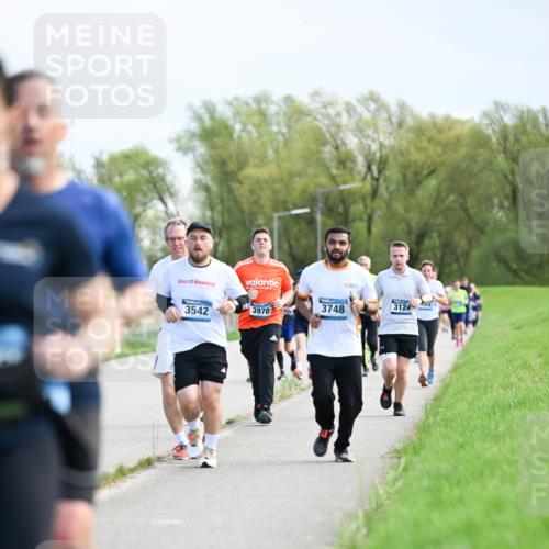 07.04.2024 - 43. Internationalen Wilhelmsburger Insellauf Dr. Thomas Lammeyer http://msf.ph/oto/6049469 07.04.2024 11:14:58 Laufen 3748, 3542, 3970, 3124 meine-sportfotos.de