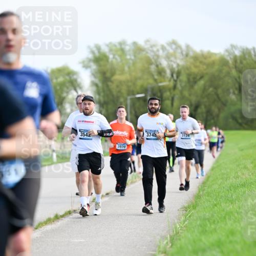 07.04.2024 - 43. Internationalen Wilhelmsburger Insellauf Dr. Thomas Lammeyer http://msf.ph/oto/6049470 07.04.2024 11:14:58 Laufen 3542, 3970, 3748, 3124 meine-sportfotos.de