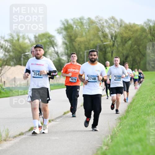 07.04.2024 - 43. Internationalen Wilhelmsburger Insellauf Dr. Thomas Lammeyer http://msf.ph/oto/6049477 07.04.2024 11:14:59 Laufen 3542, 3970, 3748, 31244 meine-sportfotos.de