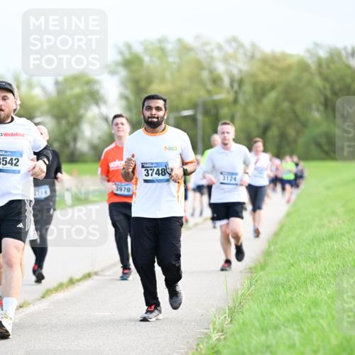 07.04.2024 - 43. Internationalen Wilhelmsburger Insellauf Dr. Thomas Lammeyer http://msf.ph/oto/6049484 07.04.2024 11:15:01 Laufen 3542, 1714, 3970, 3748 meine-sportfotos.de