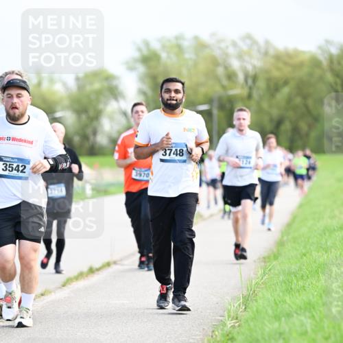 07.04.2024 - 43. Internationalen Wilhelmsburger Insellauf Dr. Thomas Lammeyer http://msf.ph/oto/6049485 07.04.2024 11:15:01 Laufen 3542, 3714, 3970, 3748 meine-sportfotos.de