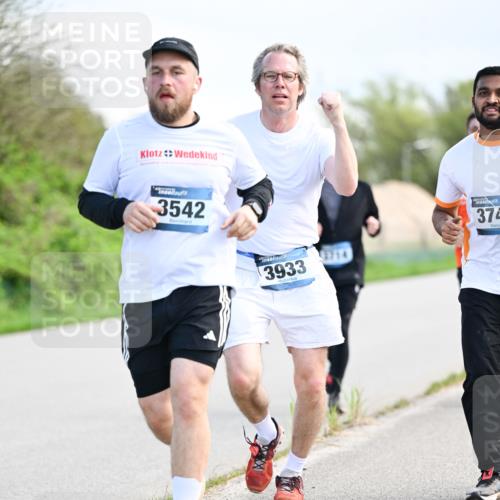 07.04.2024 - 43. Internationalen Wilhelmsburger Insellauf Dr. Thomas Lammeyer http://msf.ph/oto/6049494 07.04.2024 11:15:02 Laufen 3542, 3933, 3714, 374 meine-sportfotos.de