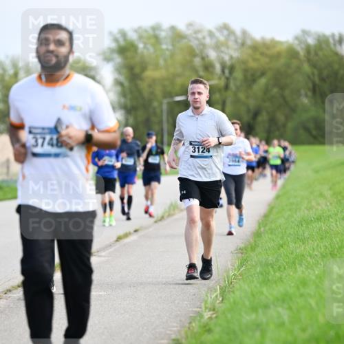 07.04.2024 - 43. Internationalen Wilhelmsburger Insellauf Dr. Thomas Lammeyer http://msf.ph/oto/6049496 07.04.2024 11:15:03 Laufen 3748, 3124 meine-sportfotos.de