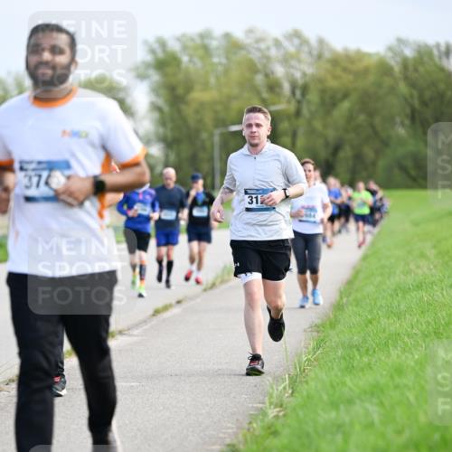 07.04.2024 - 43. Internationalen Wilhelmsburger Insellauf Dr. Thomas Lammeyer http://msf.ph/oto/6049497 07.04.2024 11:15:03 Laufen 374, 31 meine-sportfotos.de