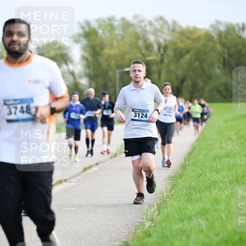 07.04.2024 - 43. Internationalen Wilhelmsburger Insellauf Dr. Thomas Lammeyer http://msf.ph/oto/6049498 07.04.2024 11:15:03 Laufen 3748, 183, 3124, 3004 meine-sportfotos.de